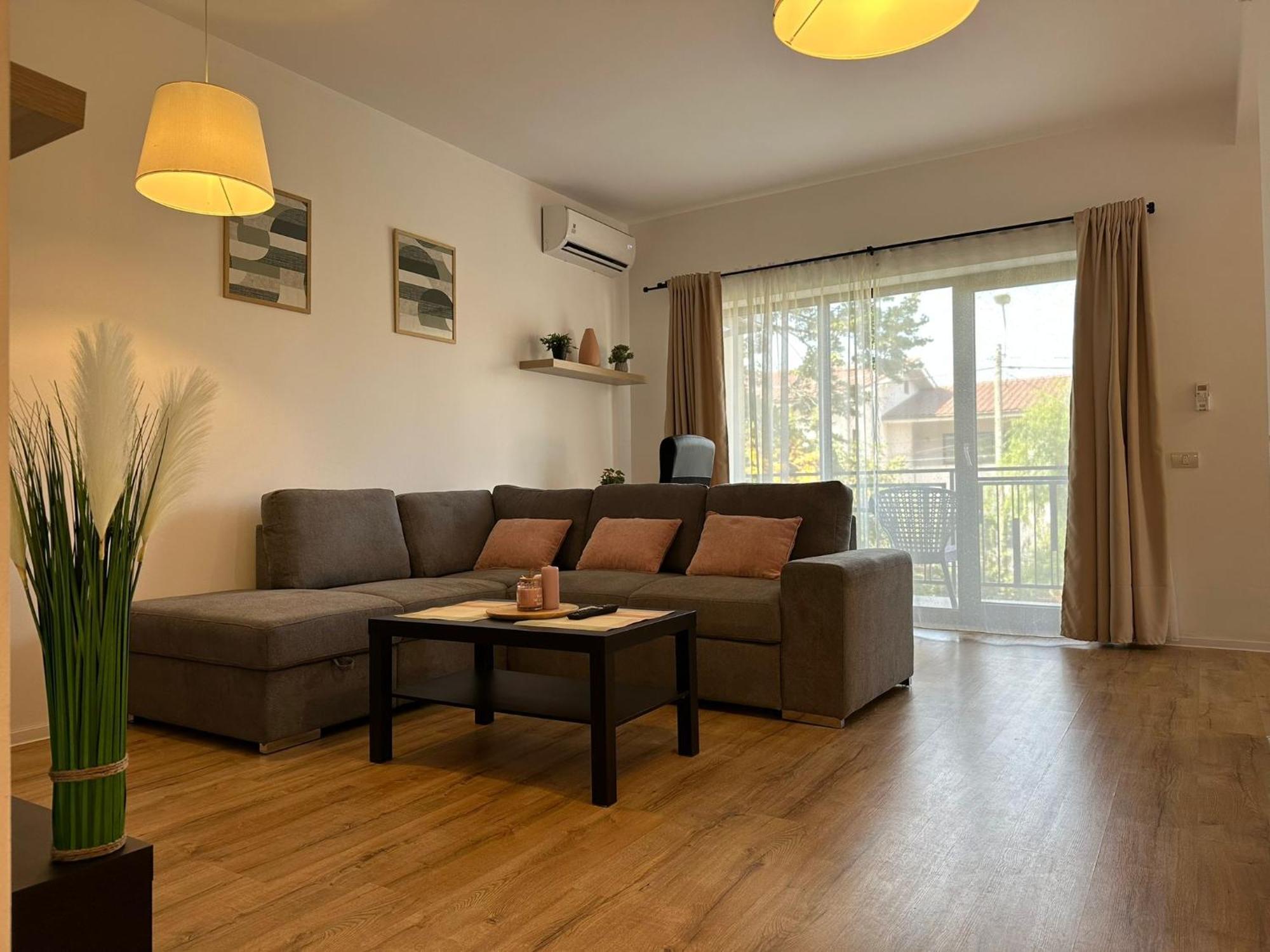 Glam Lipatti Near Iulius Mall And City Center Appartamento