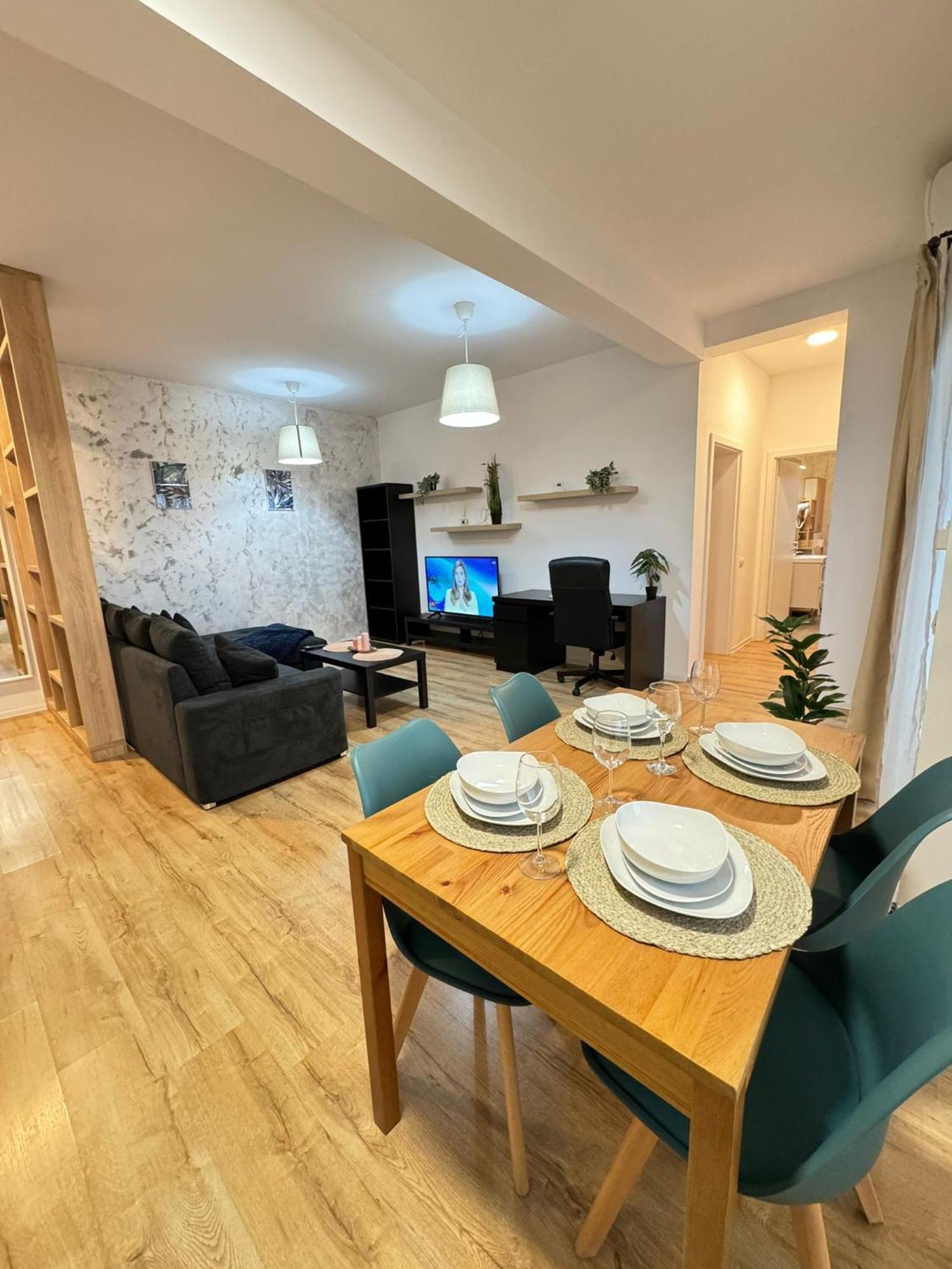 Glam Lipatti Near Iulius Mall And City Center Apartament *