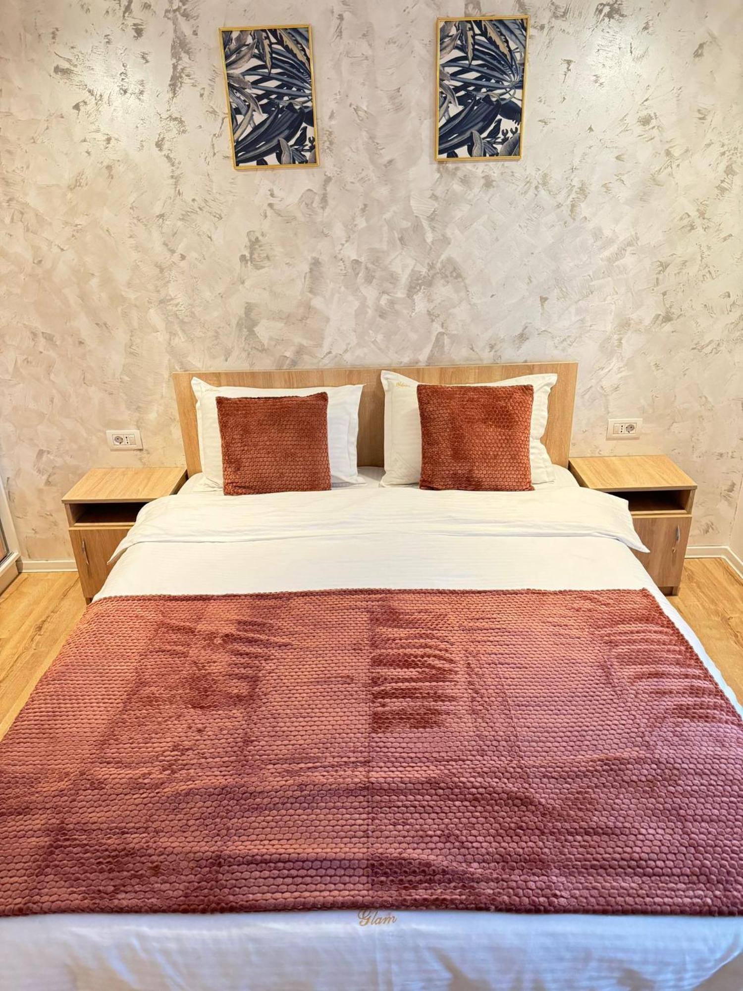 Glam Lipatti Near Iulius Mall And City Center