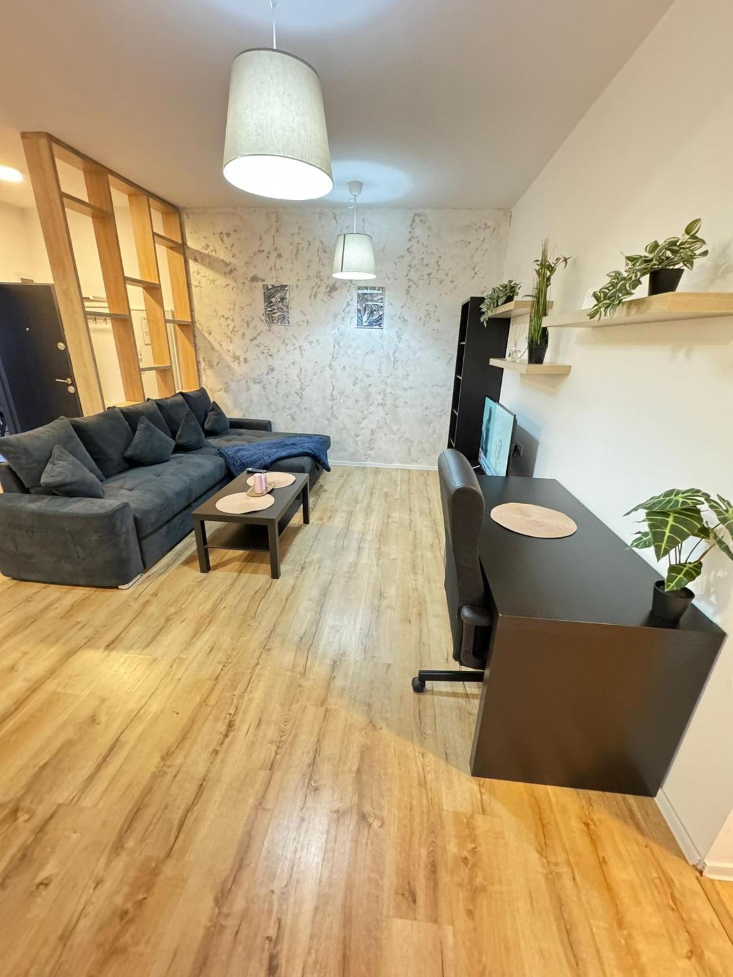 Glam Lipatti Near Iulius Mall And City Center Apartament